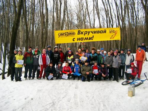 нас много и мы с байками