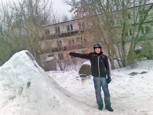 Почти 2м высотой.