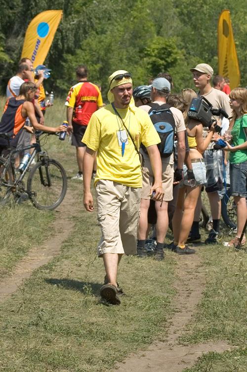 И прикрываю вас во всем этом я!